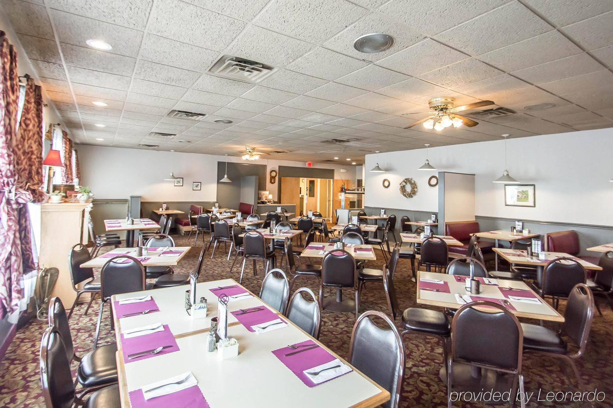 Rodeway Inn Lakeville Exterior photo