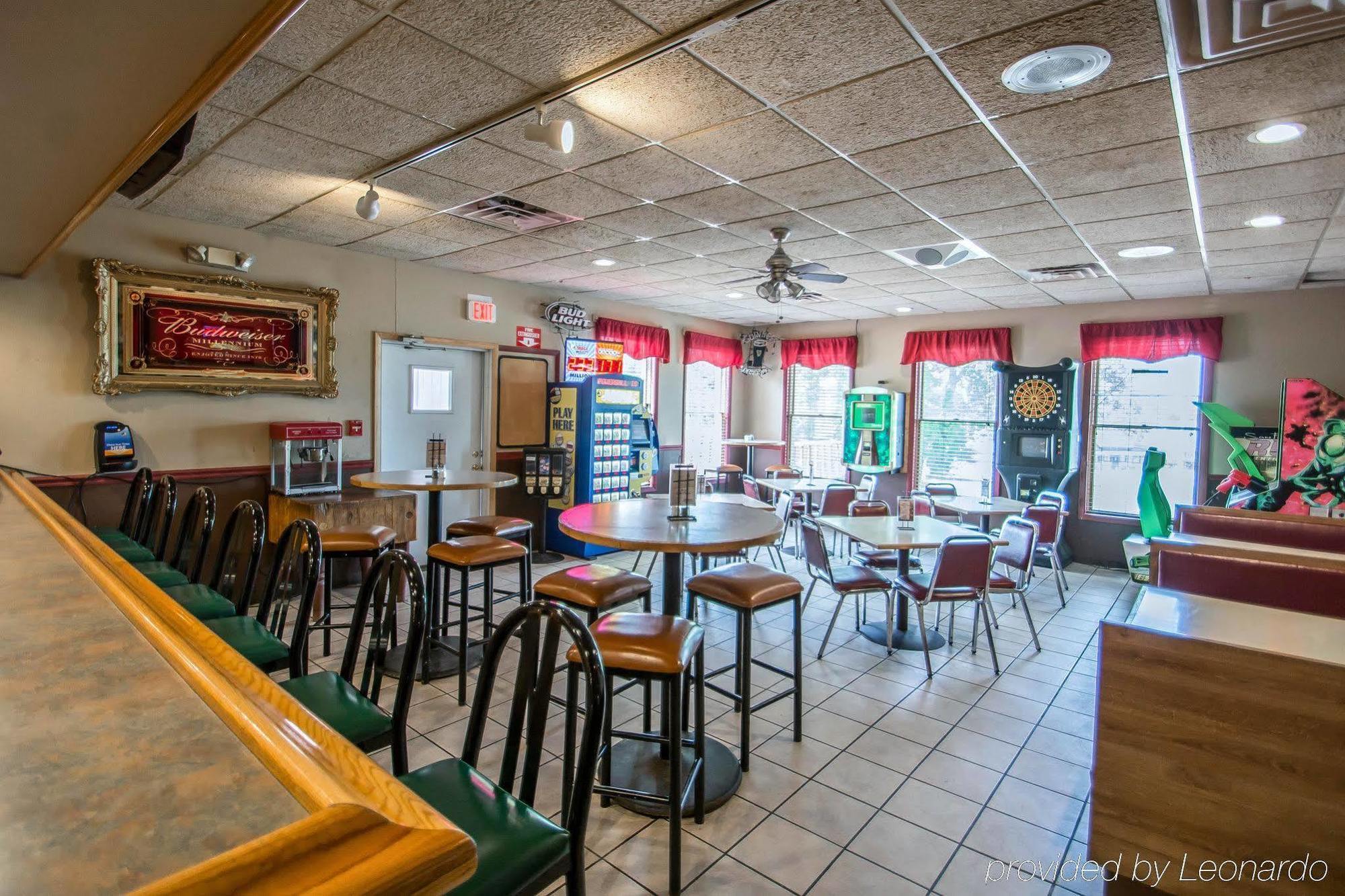 Rodeway Inn Lakeville Exterior photo